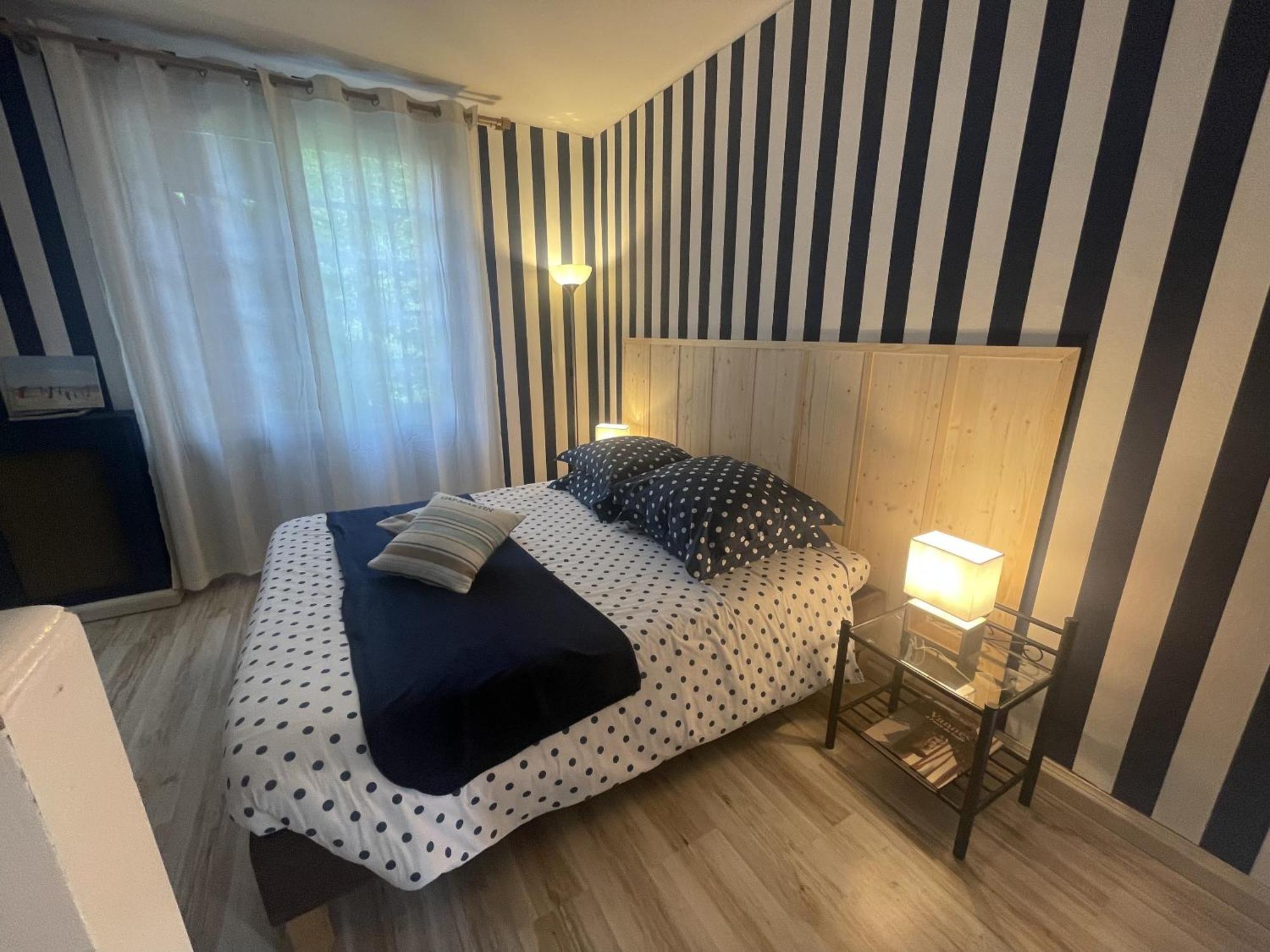 Hotel La Colliniére Sainte-Gemme-Moronval Habitación foto