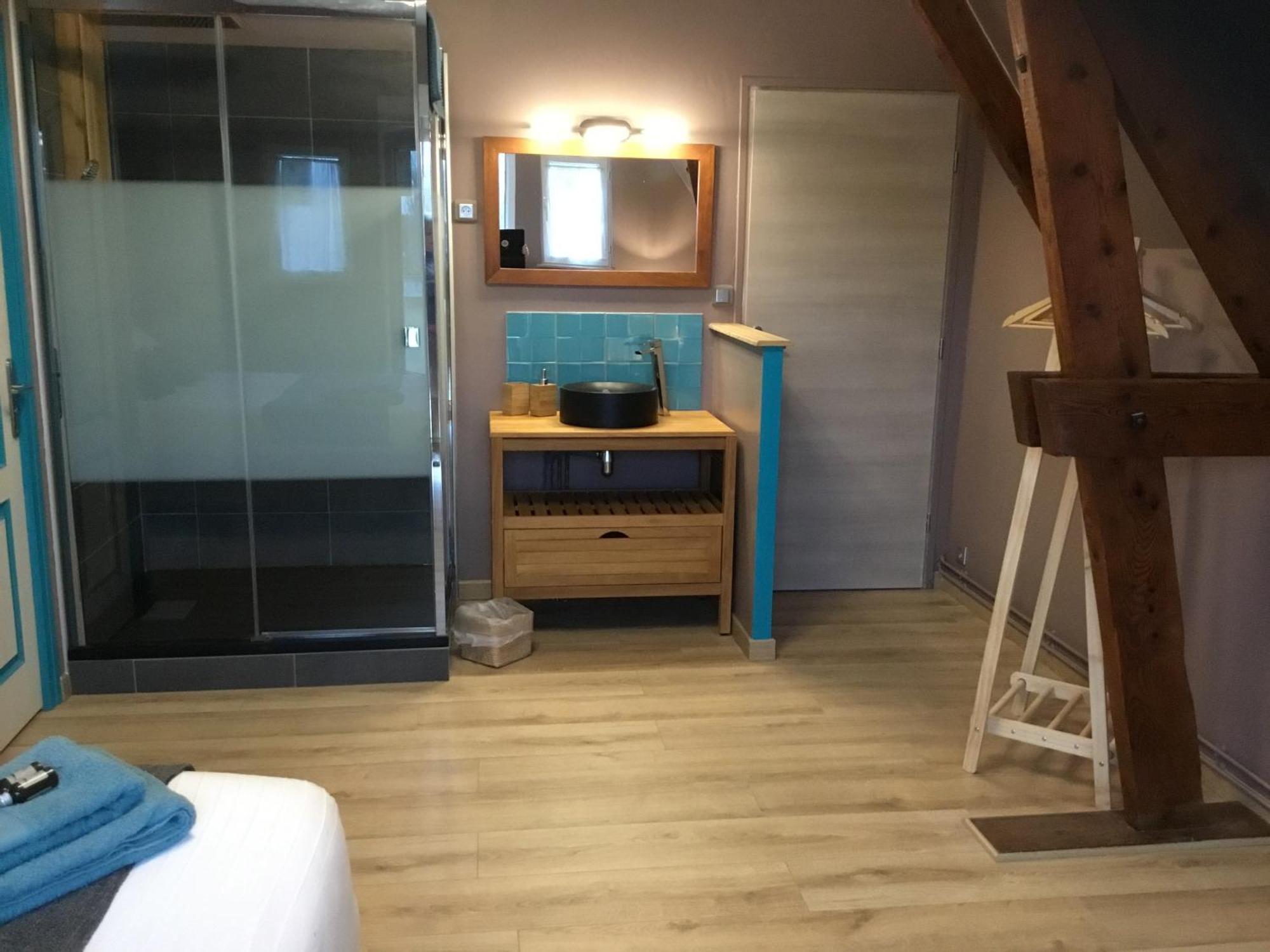 Hotel La Colliniére Sainte-Gemme-Moronval Habitación foto