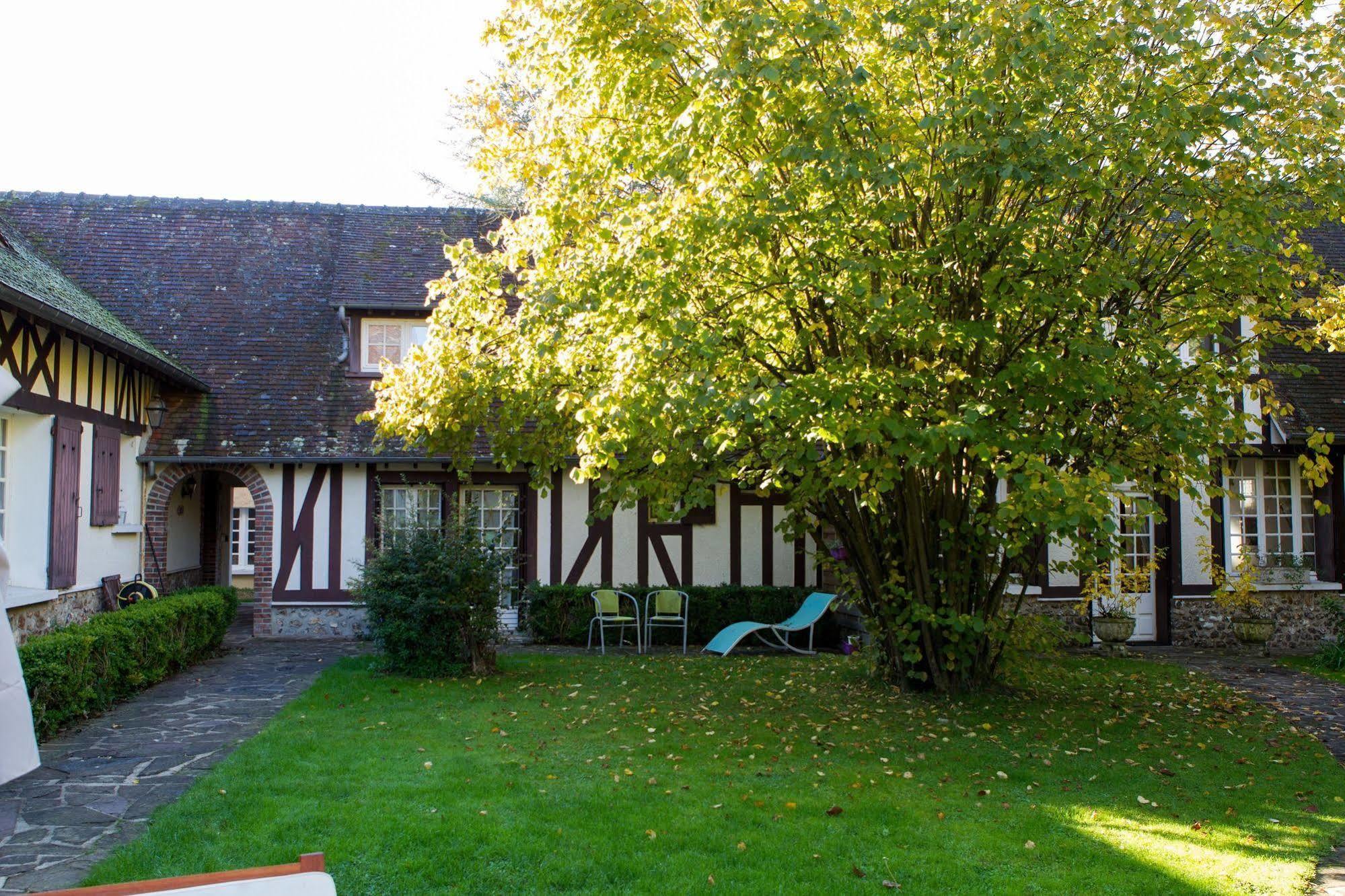 Hotel La Colliniére Sainte-Gemme-Moronval Exterior foto